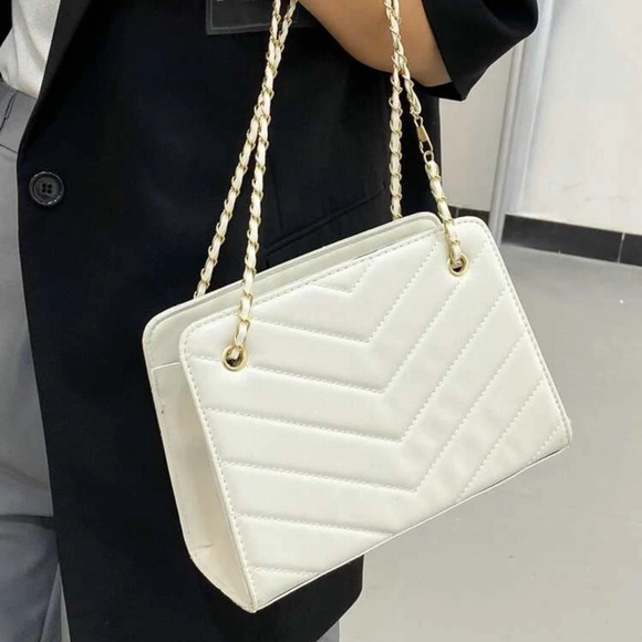 Minimalist Chevron quilted handbag nude black white chain - Picture 9 of 12